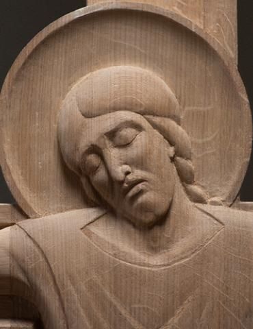 Altar Crucifix (detail), carving in oak (Martin Earle, 2021) Altar Crucifix (detail), carving in oak (Martin Earle, 2021)