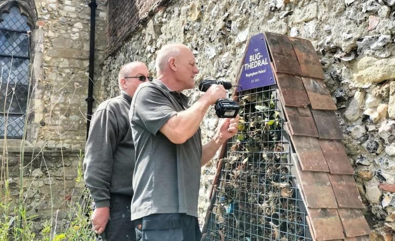 Matt & Simon install the Bug-thedral